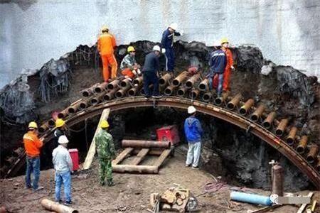 古冶隧道钢花管支护案例